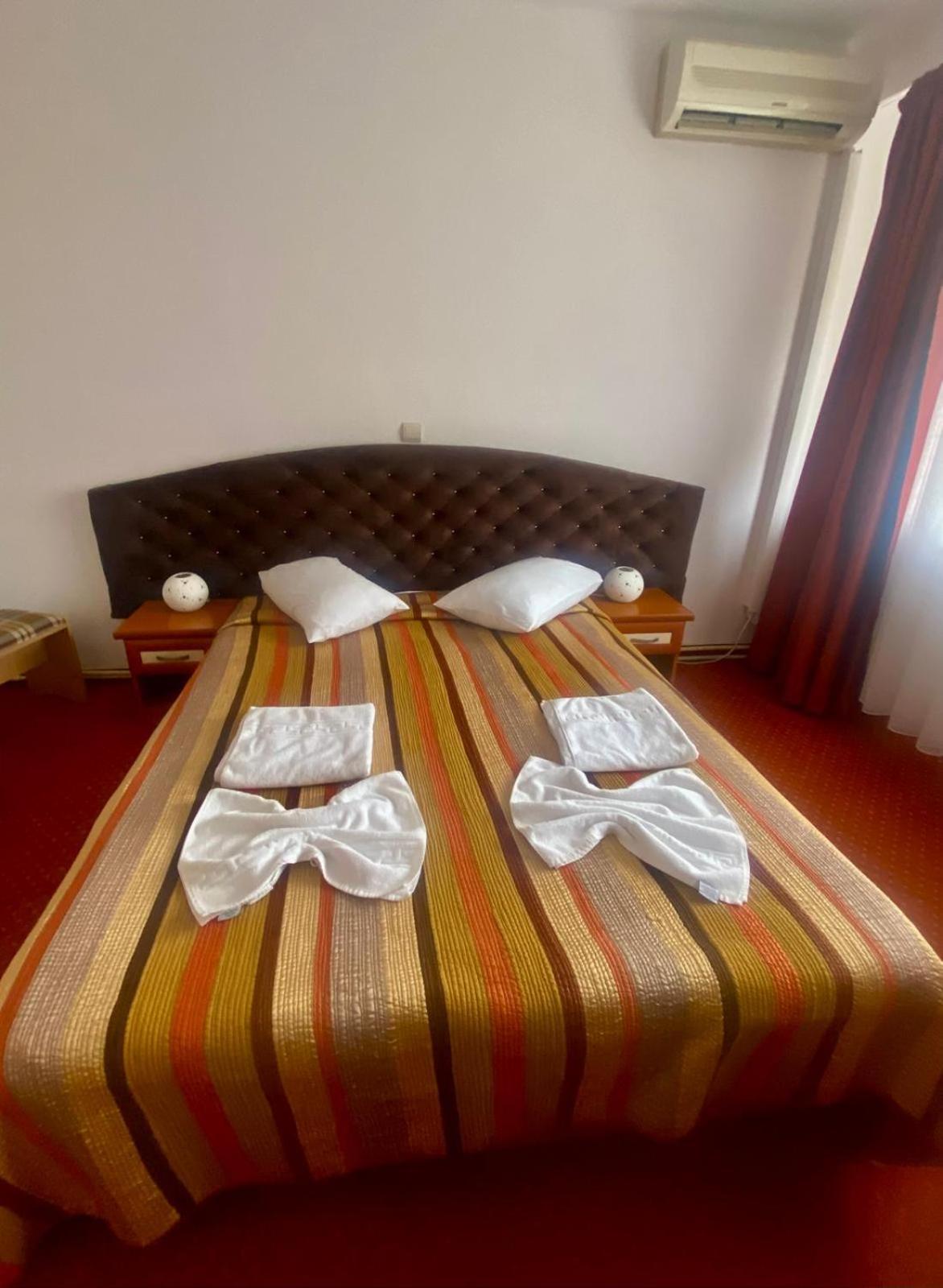 Hotel Rusca Hunedoara Exterior photo