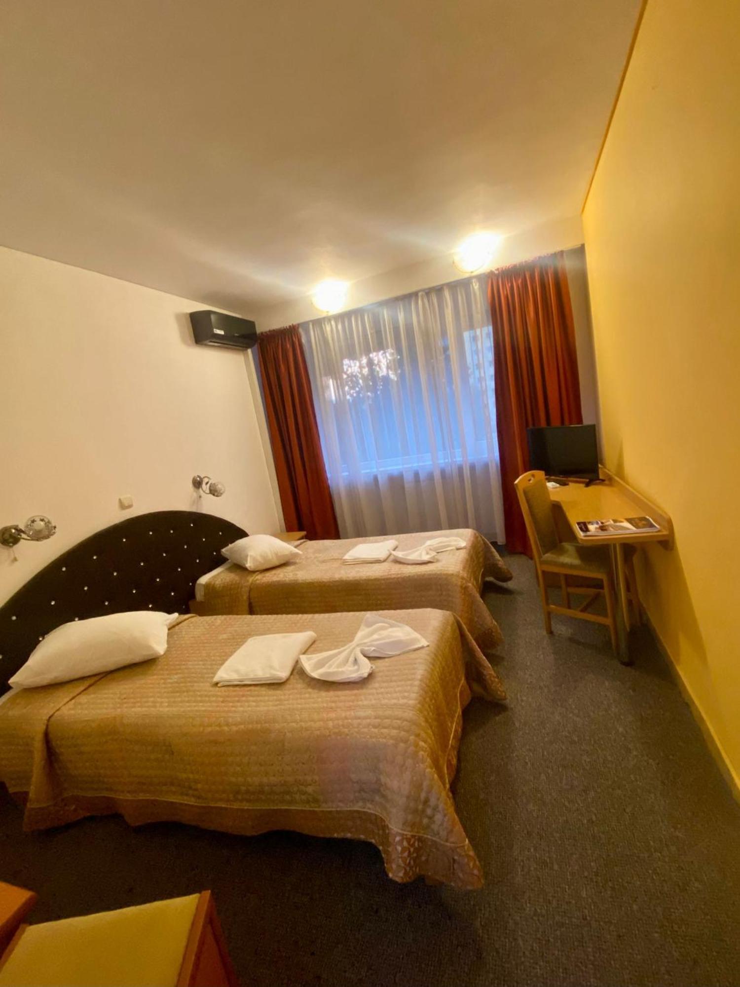 Hotel Rusca Hunedoara Exterior photo