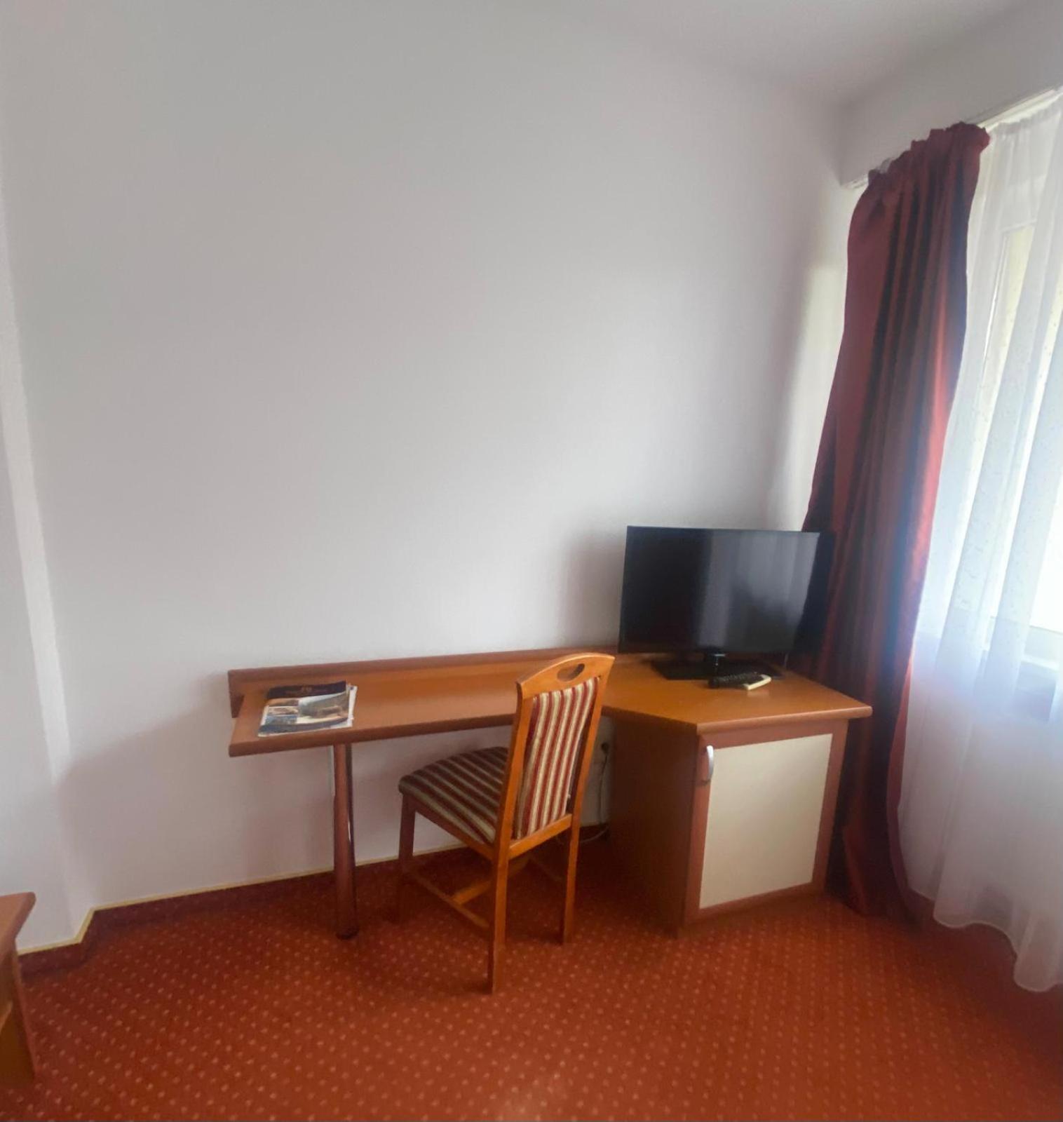 Hotel Rusca Hunedoara Exterior photo