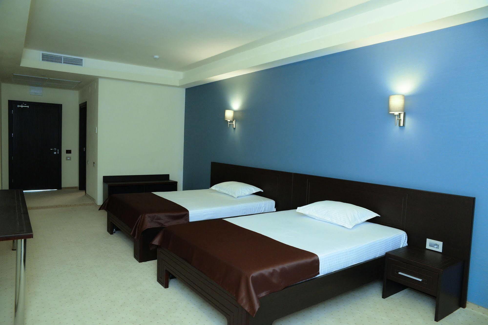 Hotel Rusca Hunedoara Exterior photo